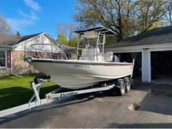 1999 Boston Whaler Outrage 20