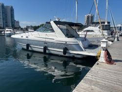 2001 Cruisers Yachts 3870